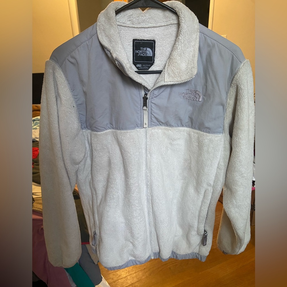 North Face Jacket. Kids XL but fits like a medium. White!